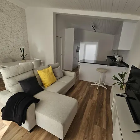 Sunflower Castle View In Обидуш