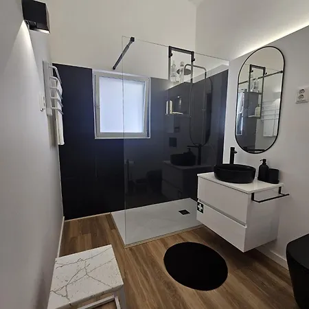 Dom wakacyjny Sunflower Castle View In *